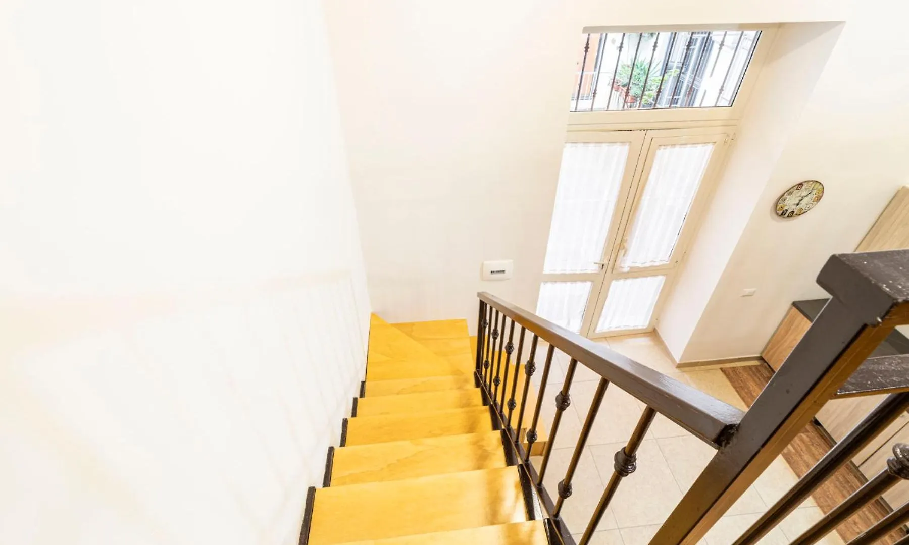 Corso 138 - Sleep & Fly - By Domusextra Bed & Breakfast Naples