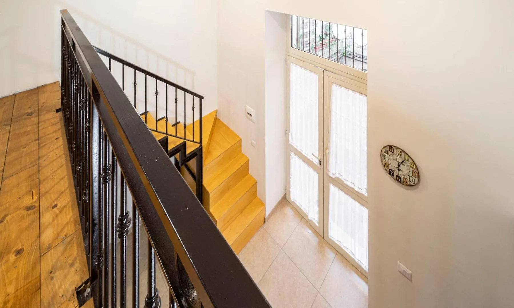 Corso 138 - Sleep & Fly - By Domusextra Bed & Breakfast Naples